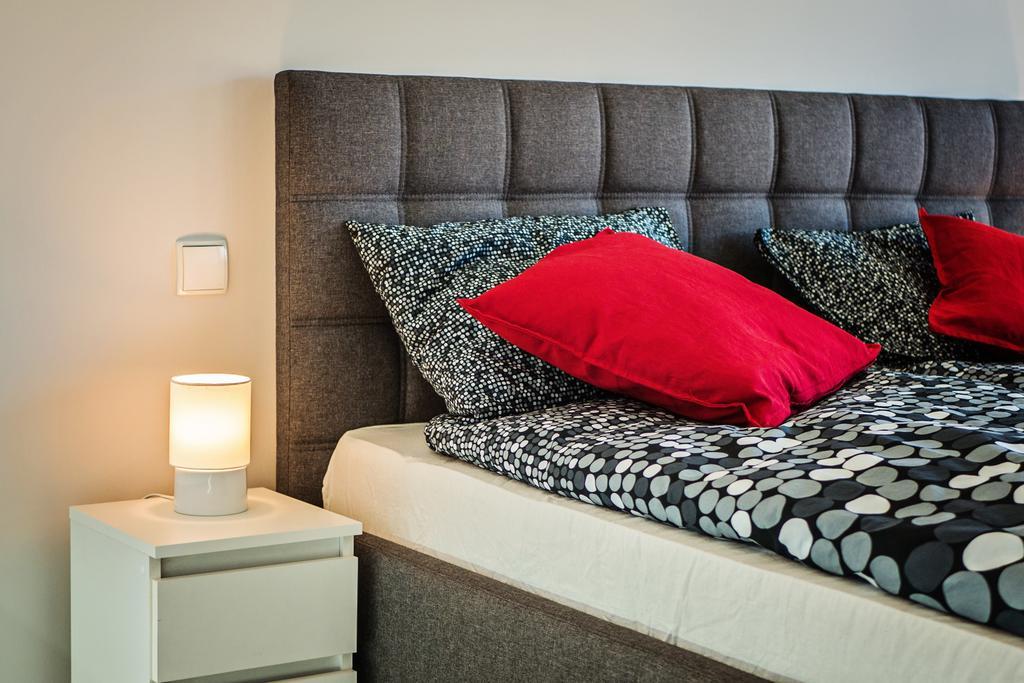 Good Time Apartments - Boznicza 1 I Male Garbary 8 Poznan Bagian luar foto