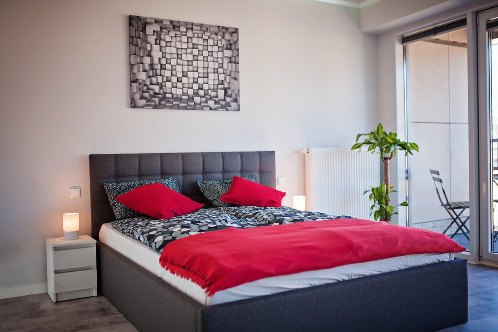Good Time Apartments - Boznicza 1 I Male Garbary 8 Poznan Bagian luar foto
