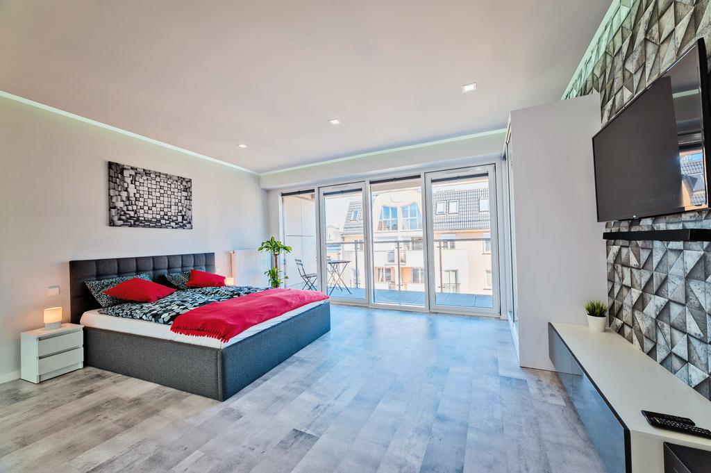 Good Time Apartments - Boznicza 1 I Male Garbary 8 Poznan Bagian luar foto