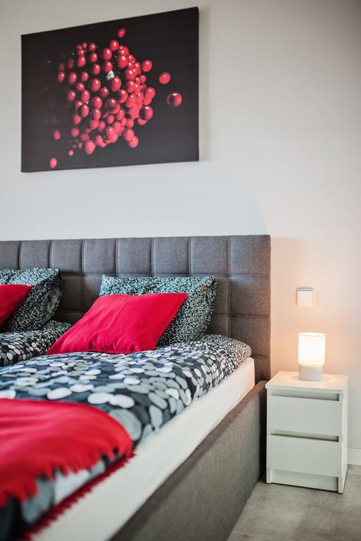 Good Time Apartments - Boznicza 1 I Male Garbary 8 Poznan Bagian luar foto