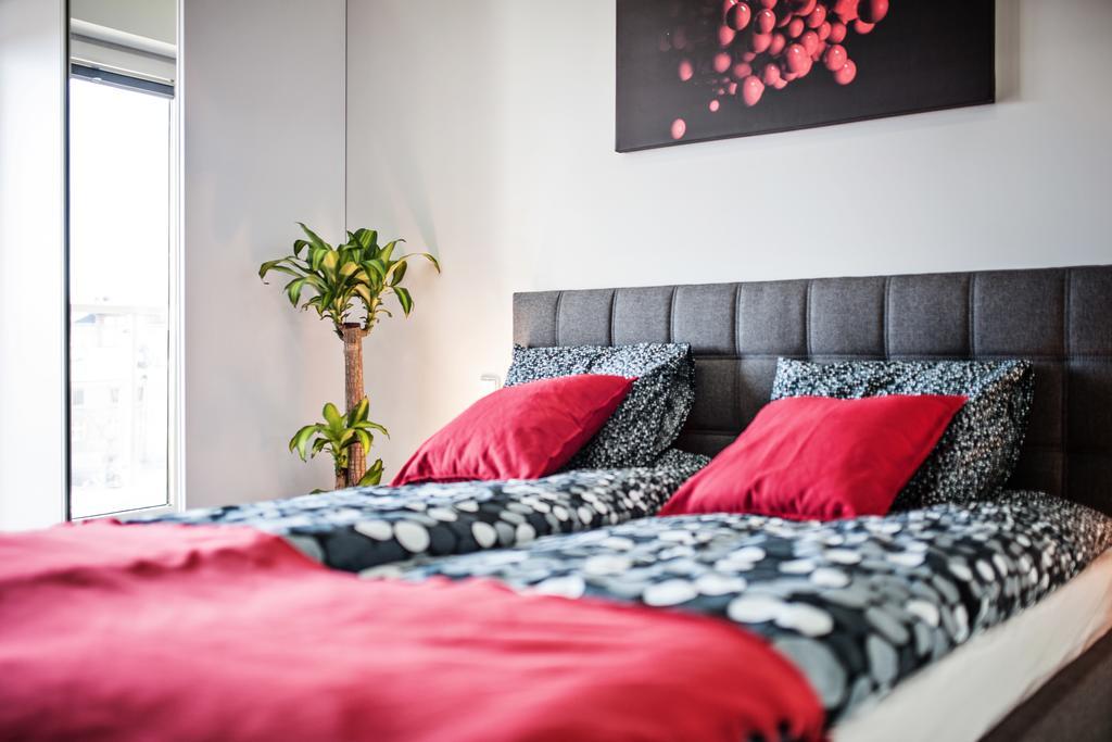 Good Time Apartments - Boznicza 1 I Male Garbary 8 Poznan Bagian luar foto